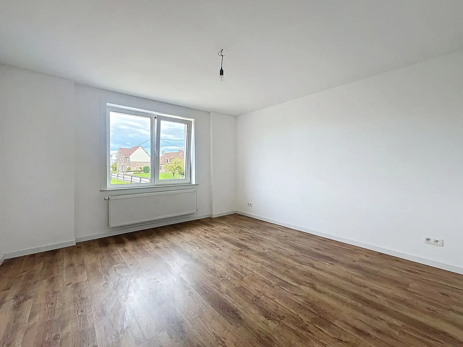 Instapklare gerenoveerde woning 3 slpks - tuin en garage foto 15