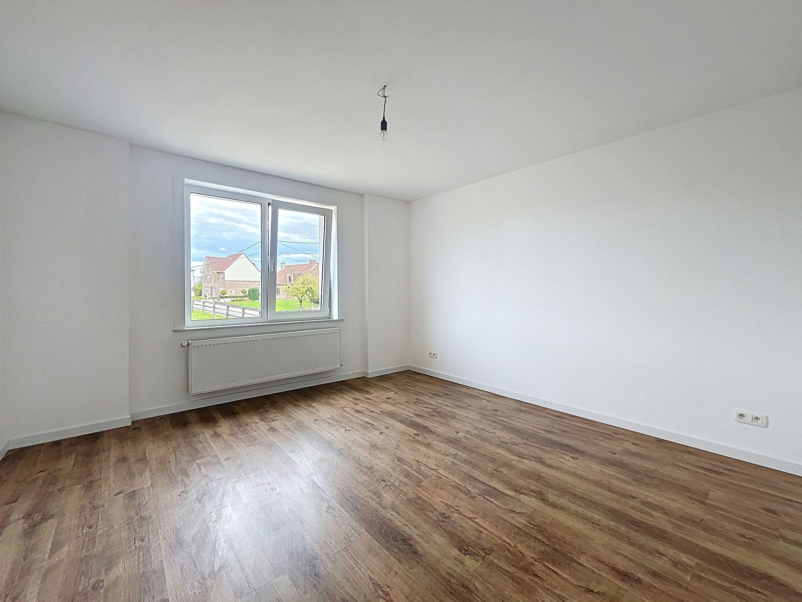 Instapklare gerenoveerde woning 3 slpks - tuin en garage foto 15