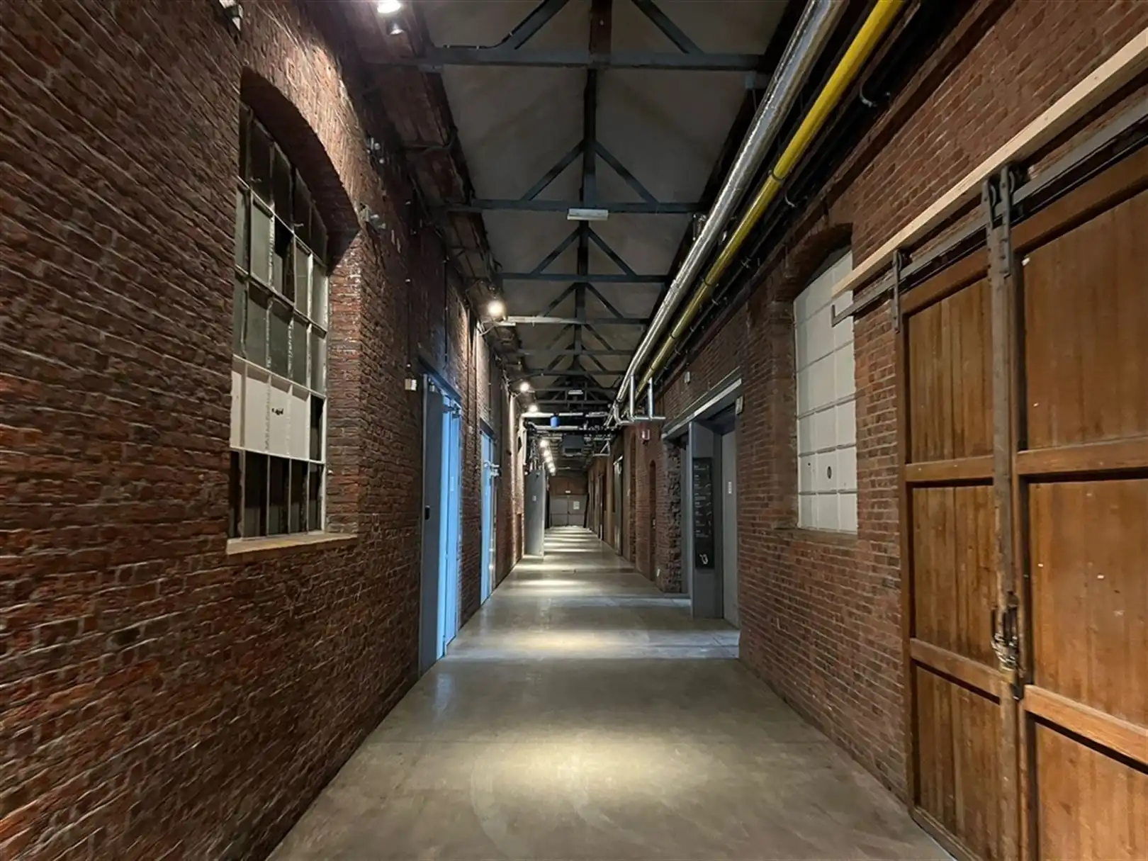 Kantoorruimten & ateliers in de Eskimofabriek foto 2