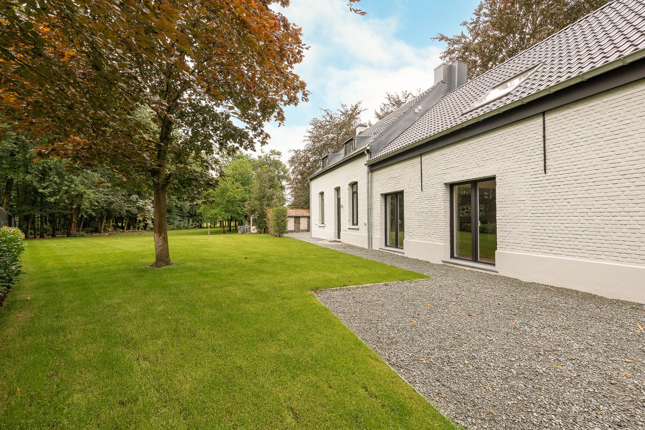 Volledig gerenovereerde hoeve op achterliggend perceel foto 29