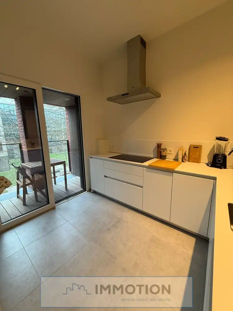Instapklaar appartement met terras en parking foto 6