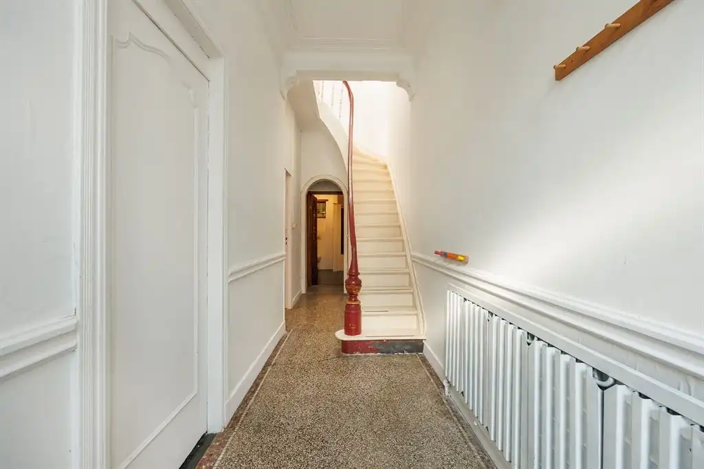Charmante woning met prachtige tuin foto 12