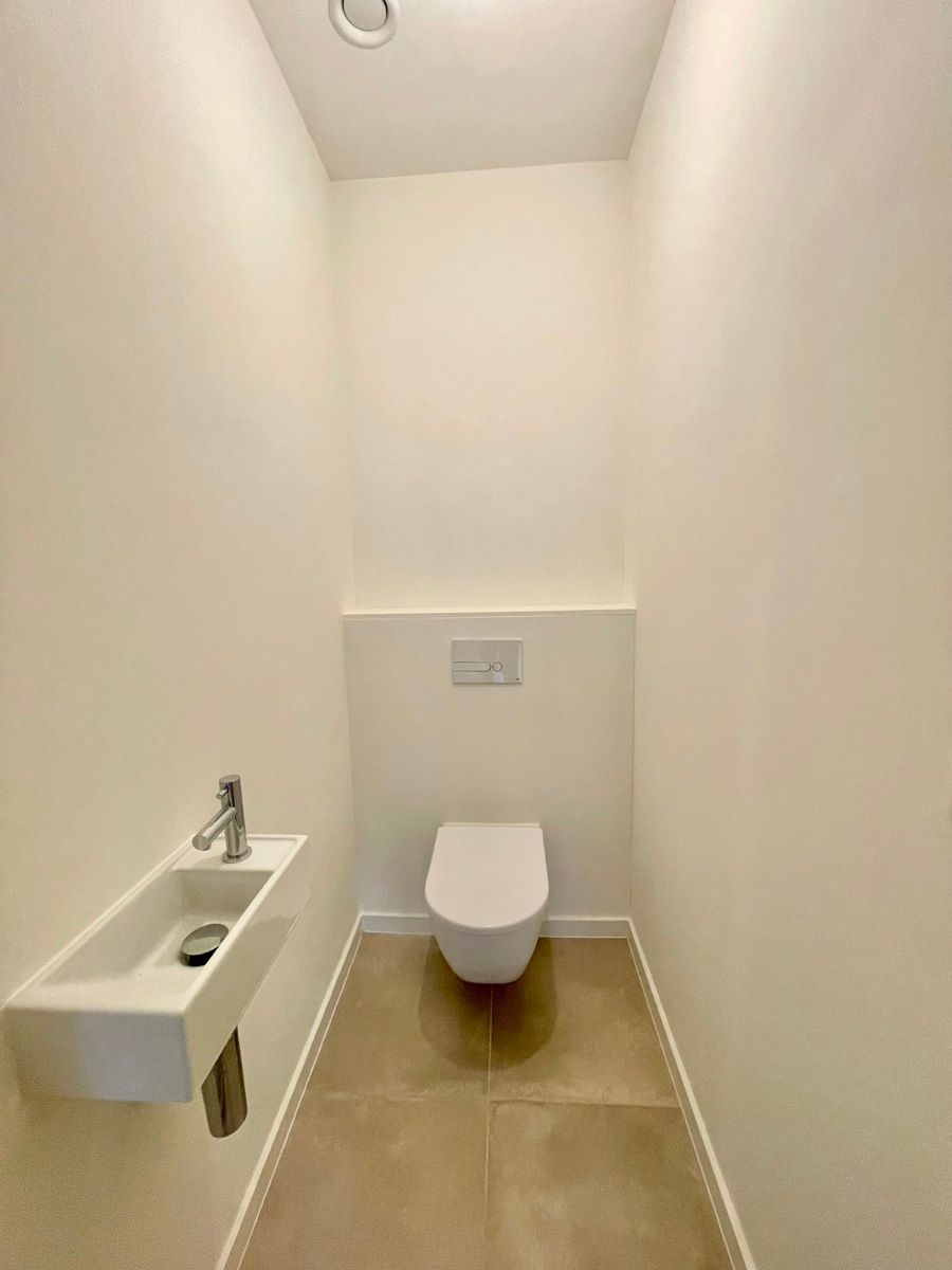 prachtig gelijkvloers 2-slaapkamer appartement foto 12