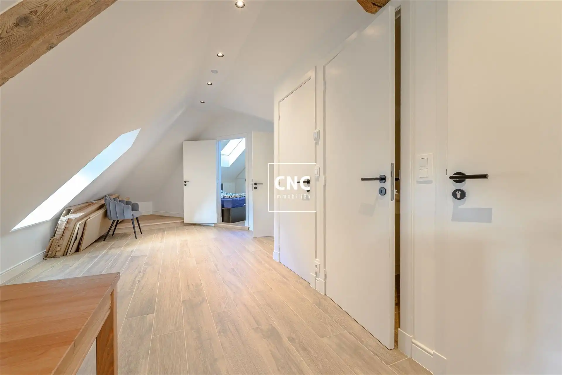 Handelspand met woonst op toplocatie in centrum van Brugge foto 19