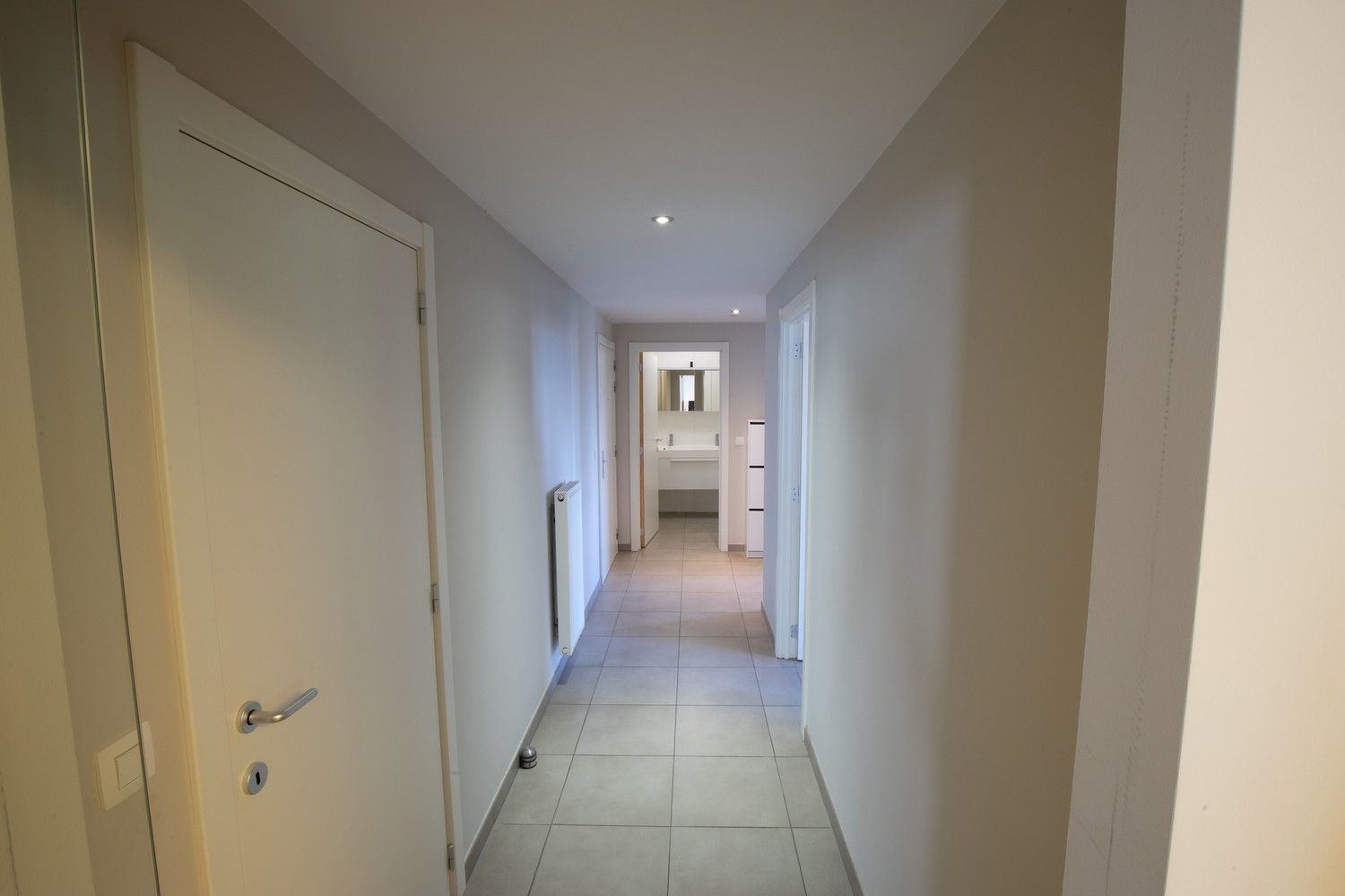 Instapklaar appartement met 2 slpks, terras & staanplaats in centrum Leuven foto 9