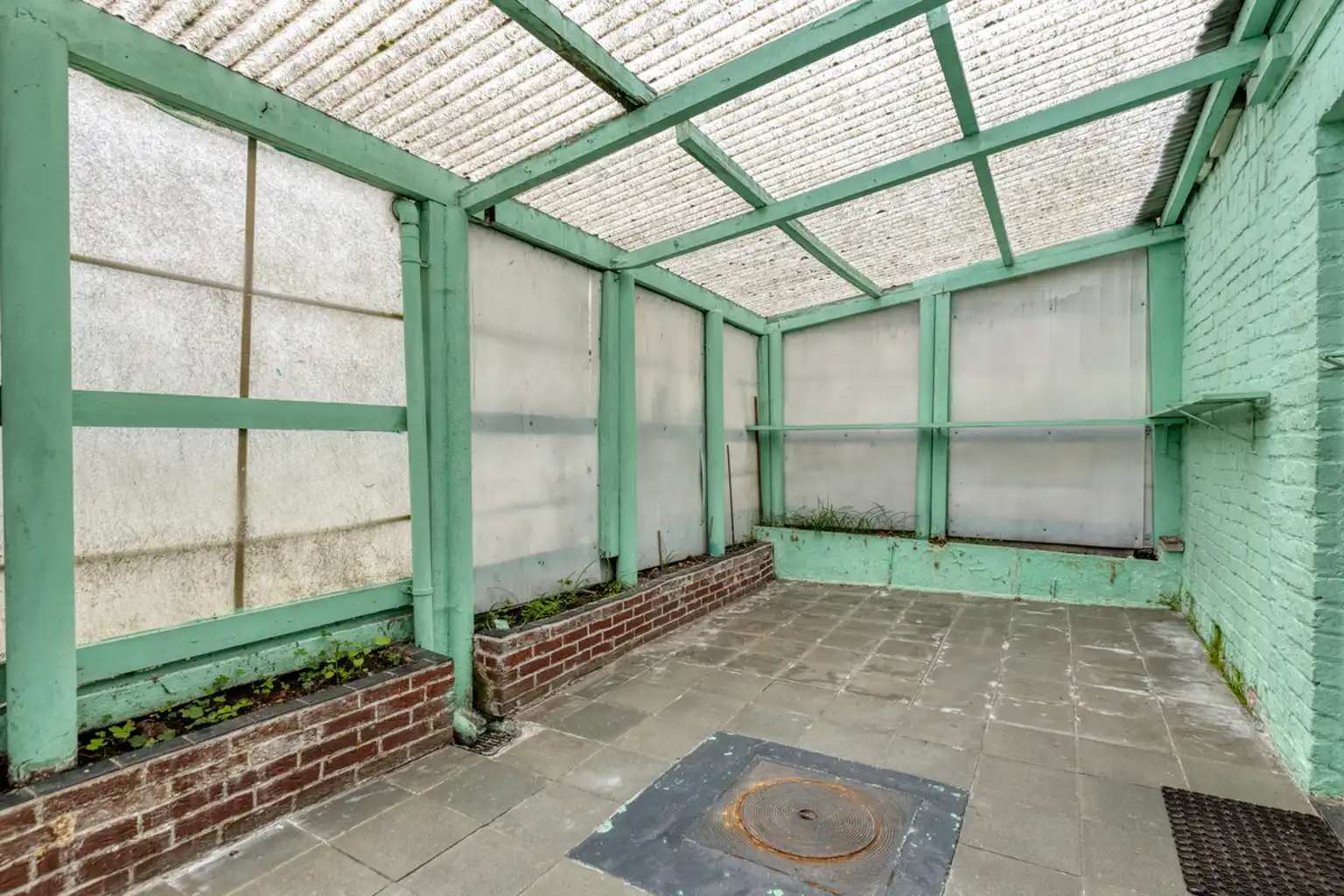 Ruime te renoveren tweegevelwoning op gunstige locatie foto 16