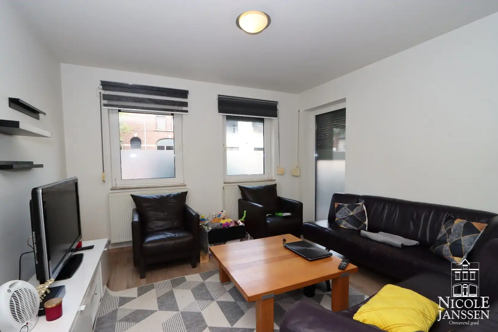 Gelijkvloers appartement met één slaapkamer en terras in het centrum van Maaseik foto 3