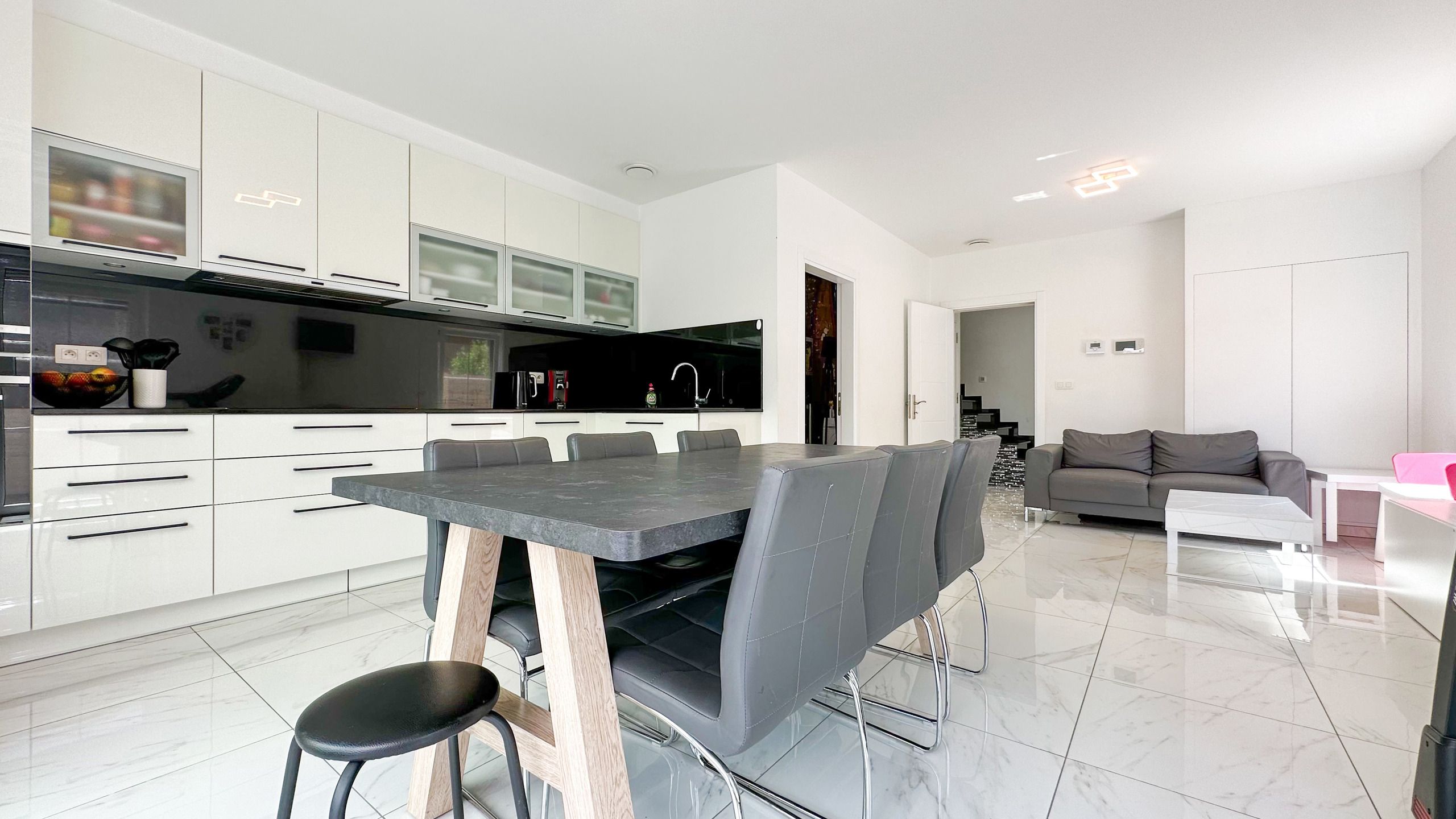 Prachtige halfopen nieuwbouwwoning in Heusden-Zolder!  foto 2