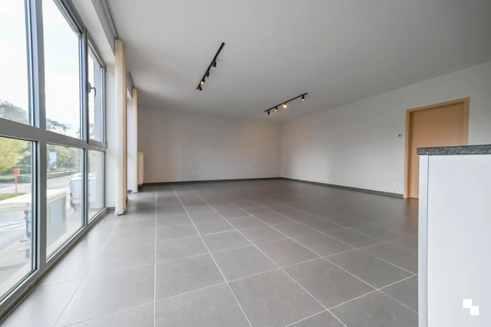 Ruim appartement met drie slaapkamers & garagebox foto 5