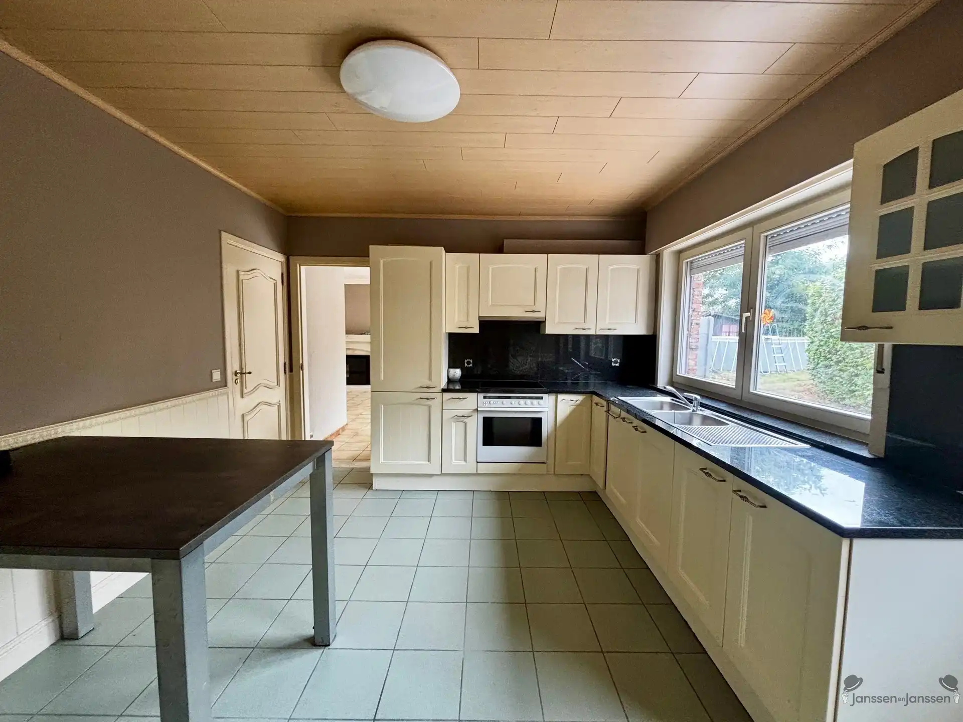 Ruime woning met 5 slaapkamers en tuin foto 5