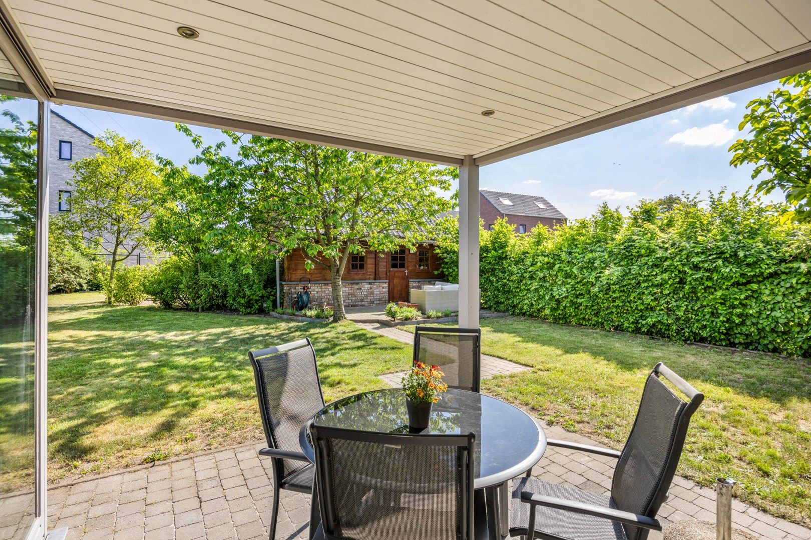 Instapklare woning met 3 SLPKS en zon georiënteerde tuin !  foto 27