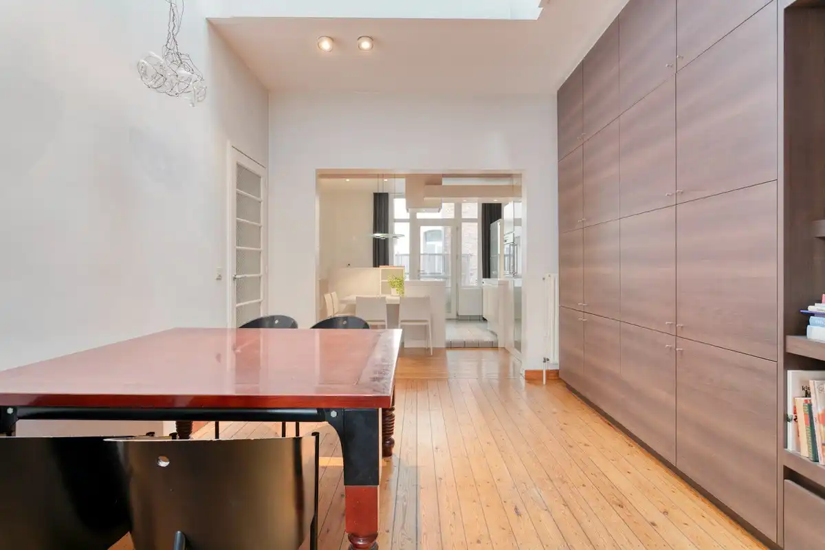 Woon-werkpand met uitzonderlijke garage (±90 m²) nabij centrum Gent foto 6