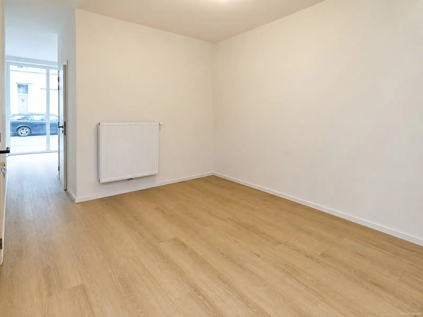 Smaakvol gerenoveerd commercieel gelijkvloers foto 2