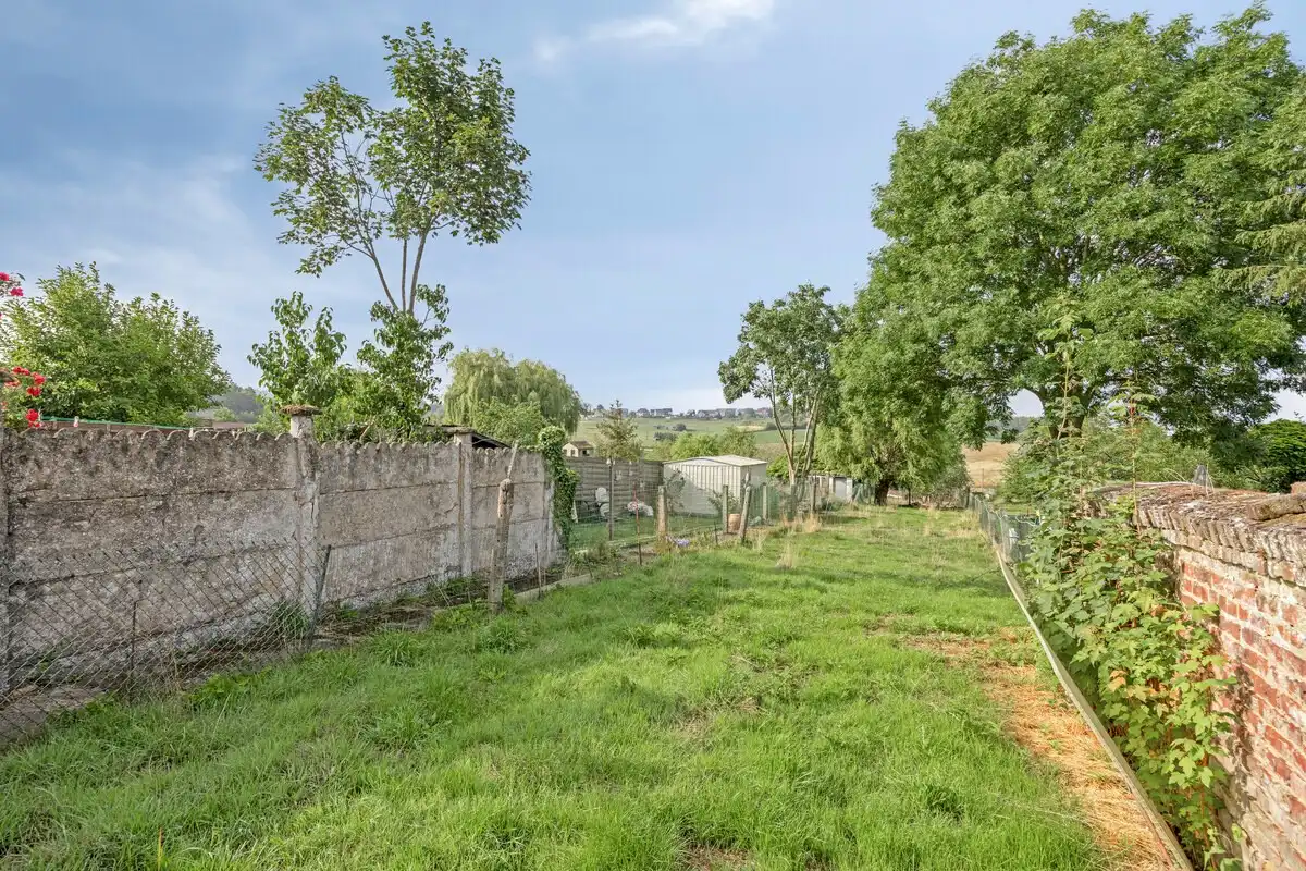 Goedgelegen woning met grote weide foto 13