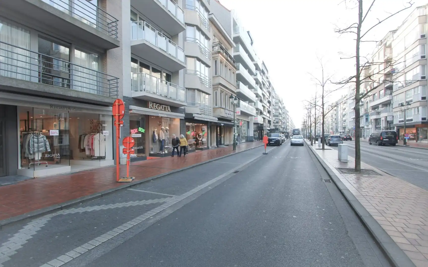 centraal gelegen handelspand Lippenslaan 248 te huur  foto 12