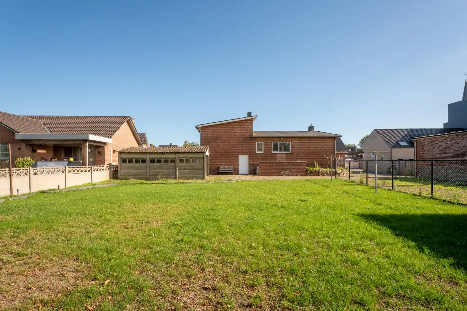 Ruime gezinswoning op een perceel van 9a60ca met 4 slaapkamers en een inpandige garage nabij het centrum van Opoeteren foto 26