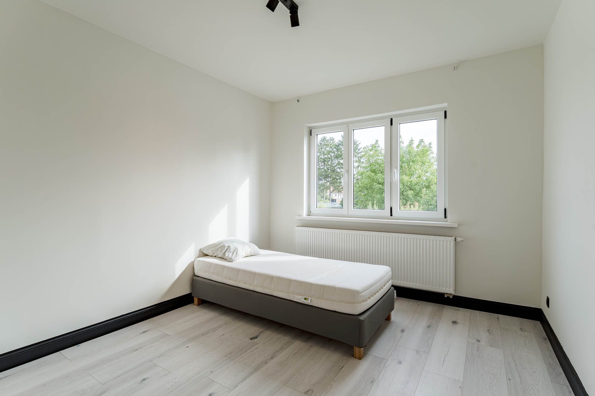 Gerenoveerde gezinswoning foto 6