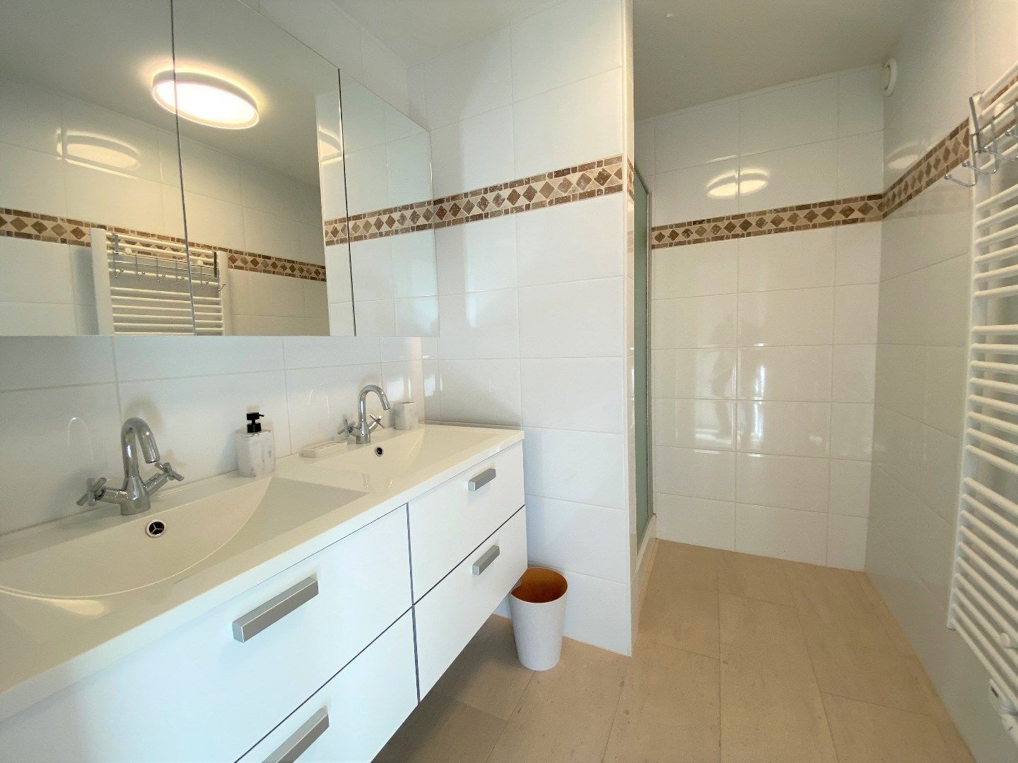 Gemeubeld gelijkvloers appartement op de Zeedijk foto 7