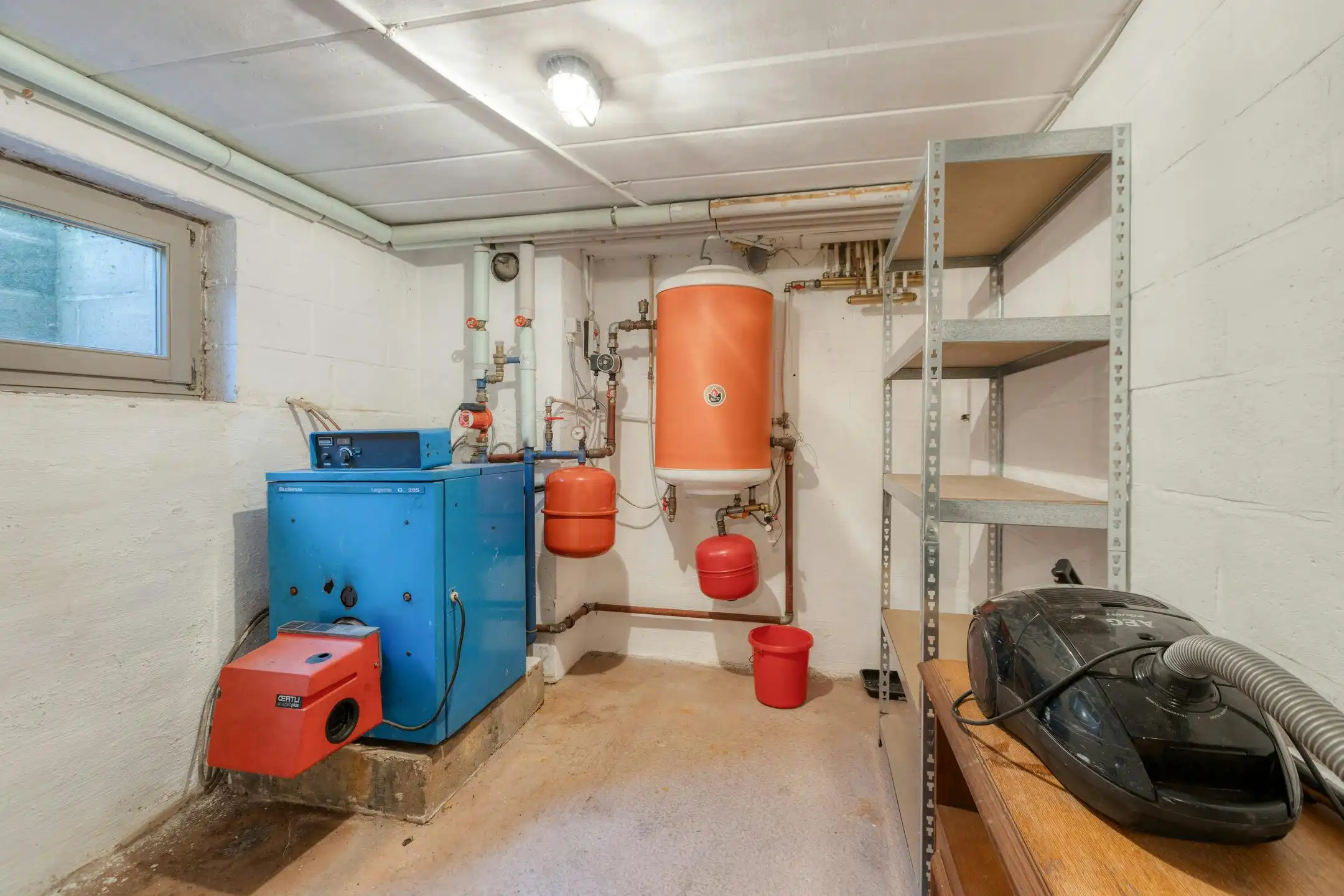 Charmante vrijstaande woning met 3 slaapkamers en prachtige tuin te Houthalen-Oost foto 17