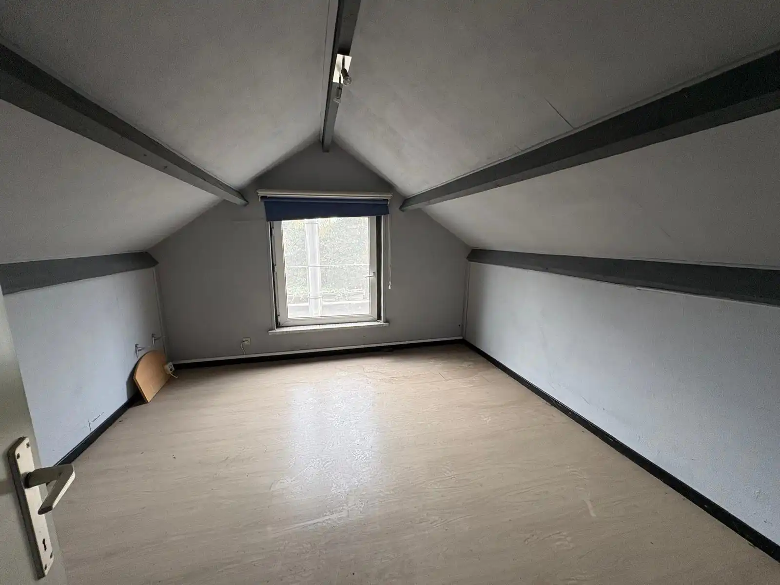 Te renoveren woning met uitbereidingsmogelijkheden foto 8