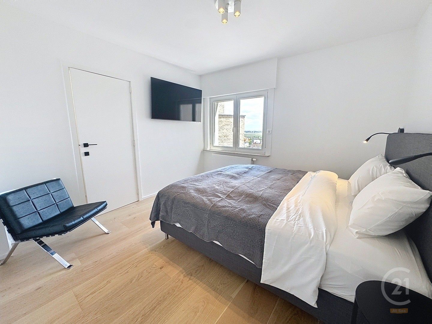 Instapklaar appartement op toplocatie – Zeedijk Westende foto 17