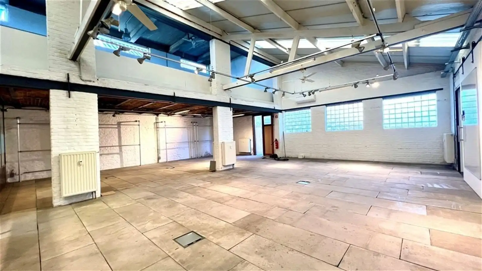 Loftkantoor/Atelier/Showroom in oude Kleurtjesfabriek te Drongen  foto 5