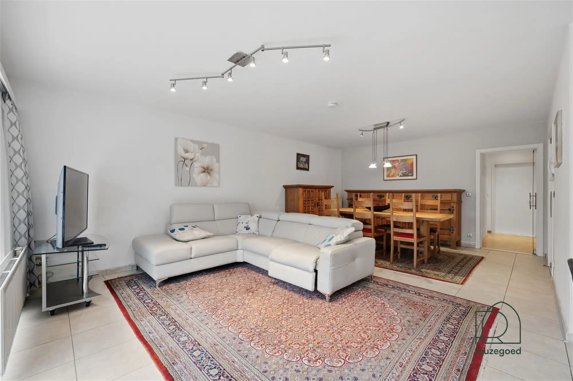 Licht en verzorgd appartement met 2 slaapkamers nabij de vernieuwde Huygebaertsite foto 3