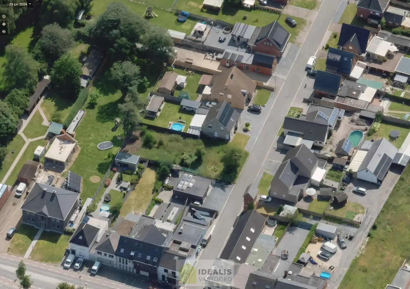 KNAPPE BOUWKAVEL VOOR OPEN BEBOUWING VAN 5A 42CA OP EEN GROENE RUSTIGE LOCATIE IN LOMMEL KOLONIE! Deze bouwkavel met een oppervlakte van 5a 42ca biedt de mogelijkheid voor het bouwen van een prachtige eengezinswoning op een heerlijke plek in een residentiële wijk. Zo zijn basisschool, supermarkt, bakker, apotheek, horeca op fietsafstand bereikbaar. Daarnaast is de bouwkavel gelegen op een steenworp van de grens met Nederland! foto 4