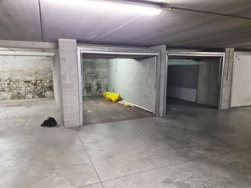 Gemakkelijk toegankelijke garagebox in de residentie Robijn in de buurt van het commerciële centrum. foto 2