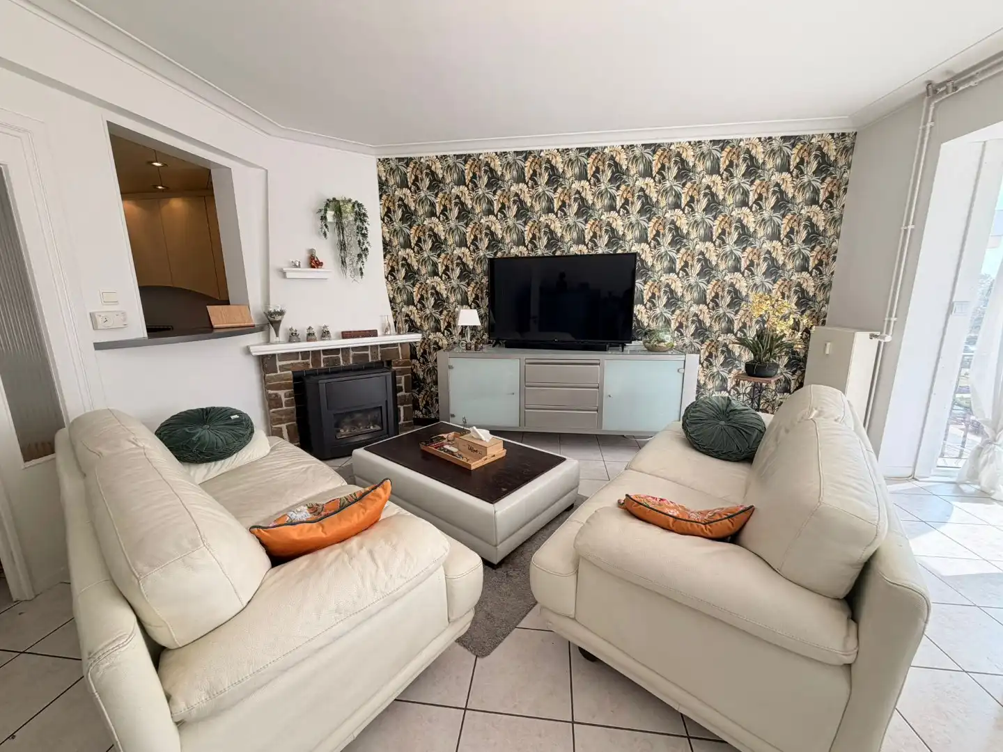 Instapklaar appartement op de hoogste verdieping, vlak achter de Zeedijk foto 2