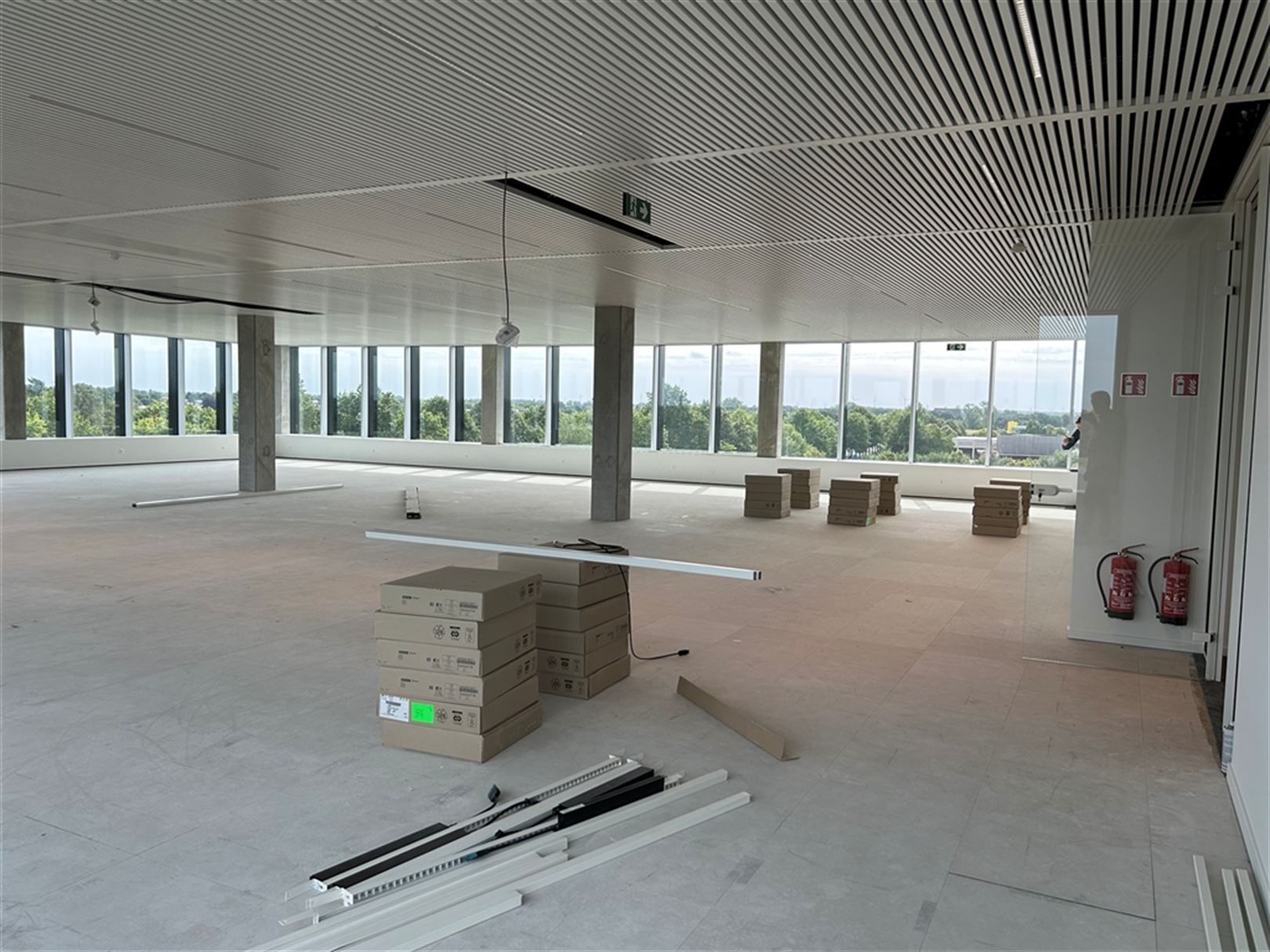 Nieuwbouwkantoren in Square One met lichtinval foto 8