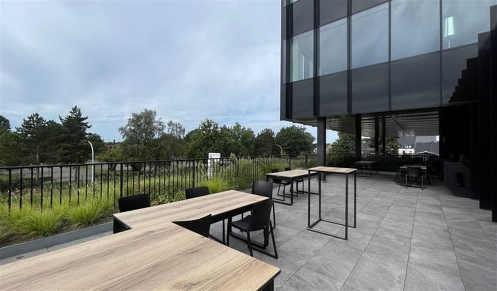 Nieuwbouwkantoren in Square One met lichtinval foto 8