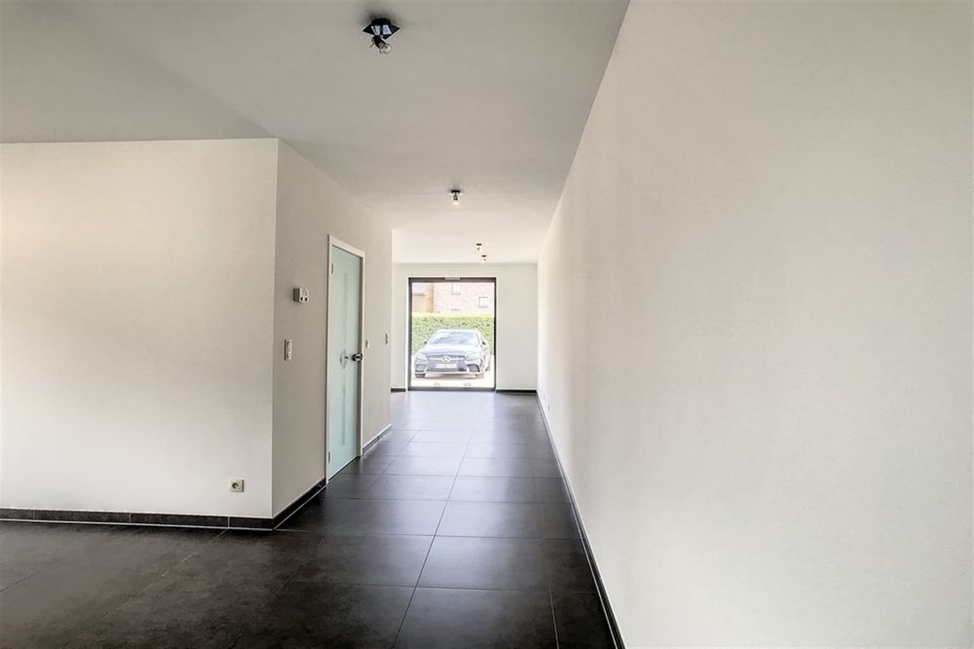 Moderne Halfopen Bebouwing met 5 Slaapkamers  foto 4