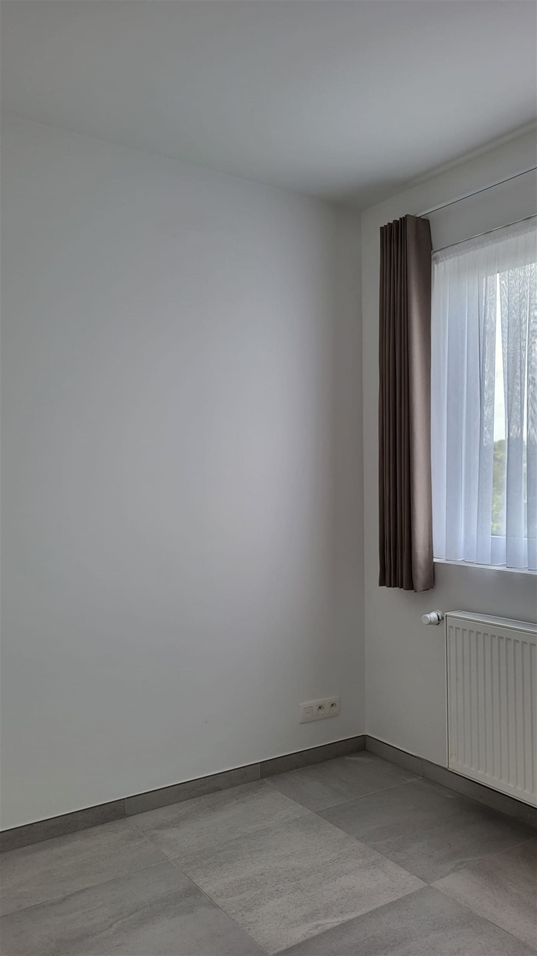 Pas gerenoveerd appartement met twee slaapkamers foto 12