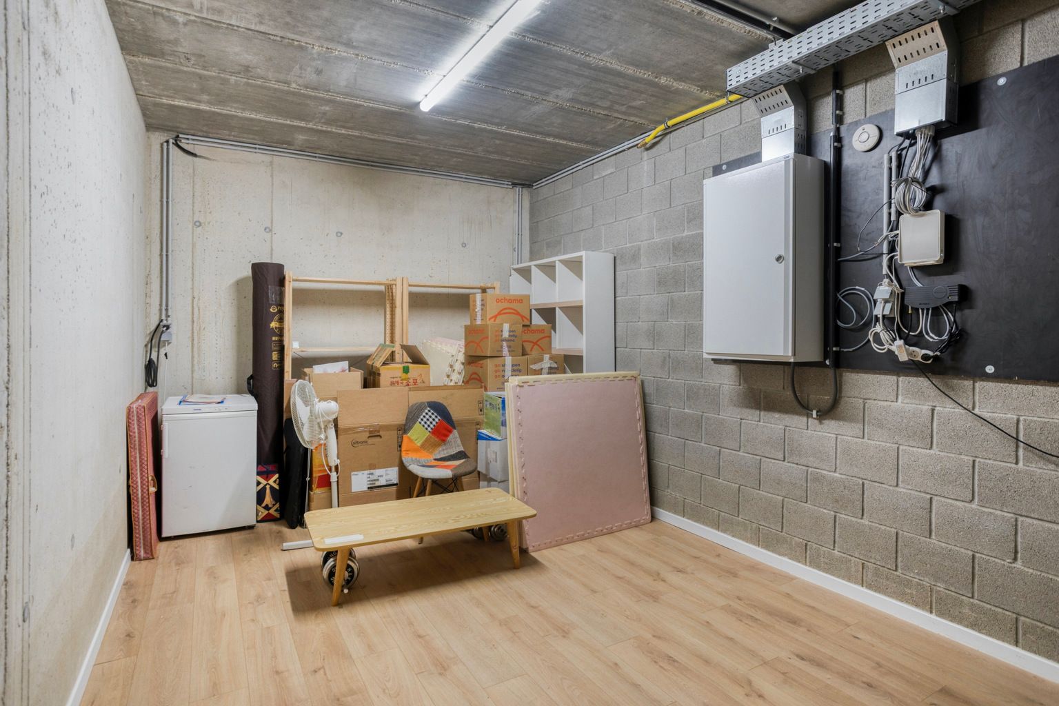 Totaal gerenoveerde woonst met tuin en staanplaats foto 24