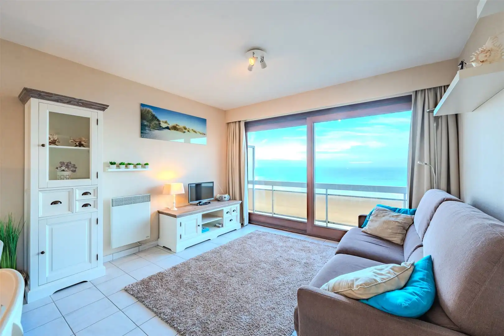 studio foto {{pictureIndex}}