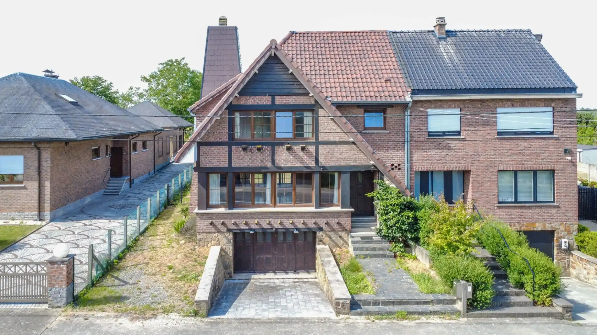 Een gebouwde drie - gevel villa (deels te renoveren) met o.a. 3 slaapkamers! foto 20
