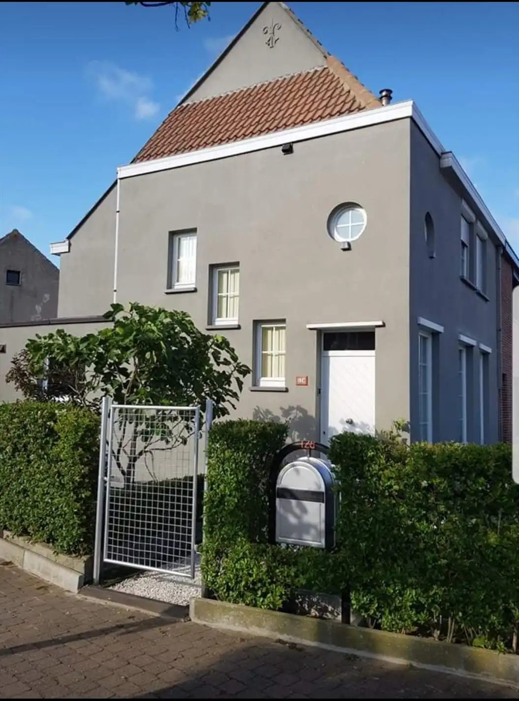 Instapklare GEZINSWONING met o.a. 3 slaapkamers, zonnige tuin en hobbyruimte te Blankenberge! foto {{pictureIndex}}