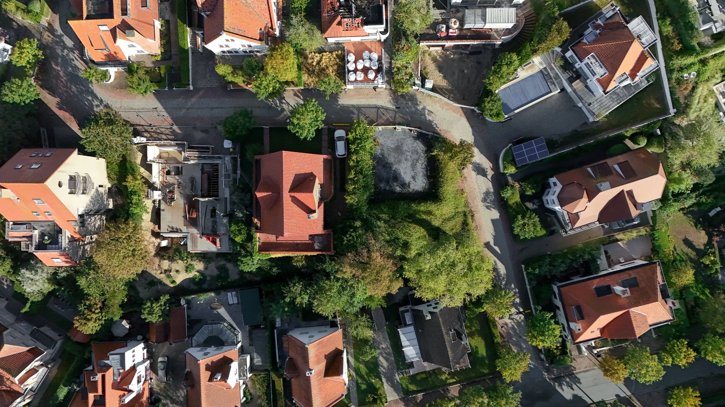 Unieke bouwgrond met vergunde plannen voor exclusieve villa foto 7