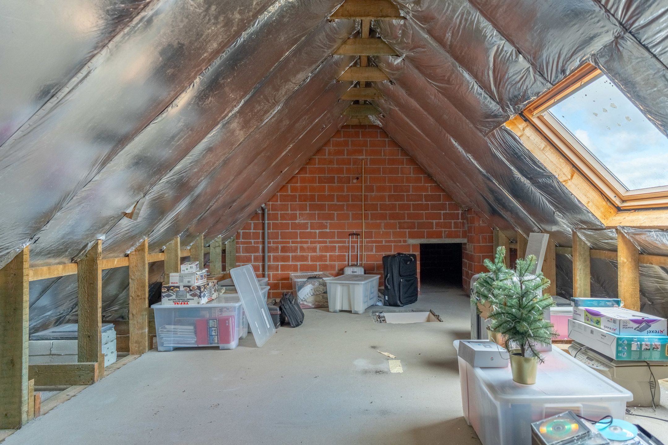 Ruime gezinswoning met 4 slpk's, tuin en garage te Turnhout. foto 28