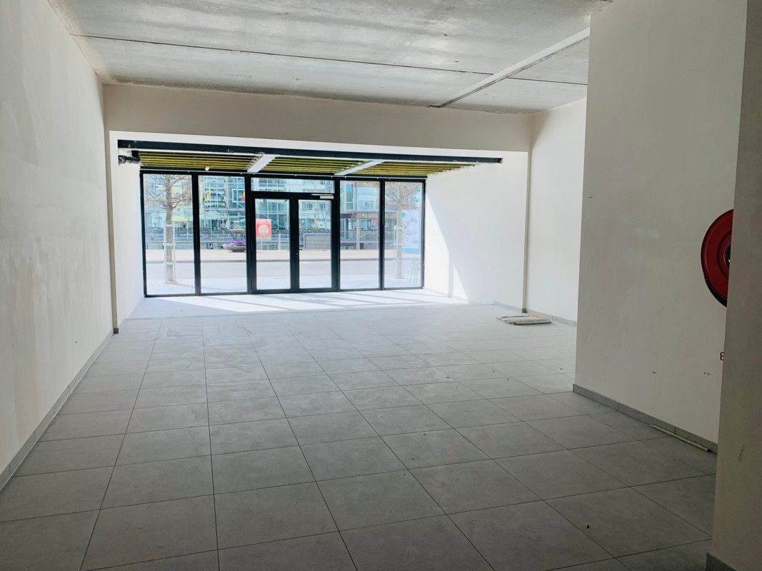 Prachtig handelspand in het centrum van Koksijde! foto {{pictureIndex}}