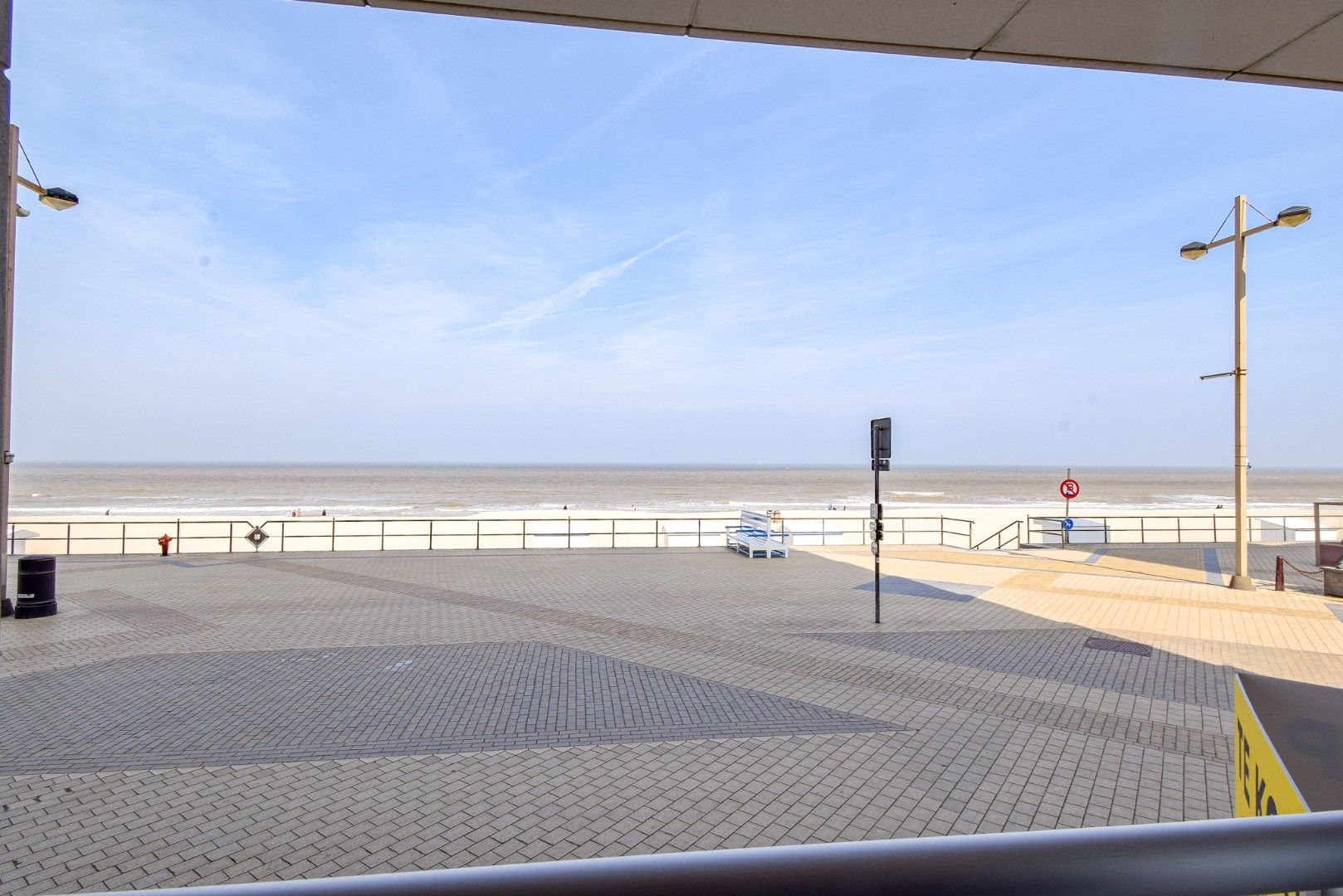 Ruim appartement met drie slaapkamers, terras en mogelijkheid garage op de zeedijk foto 2
