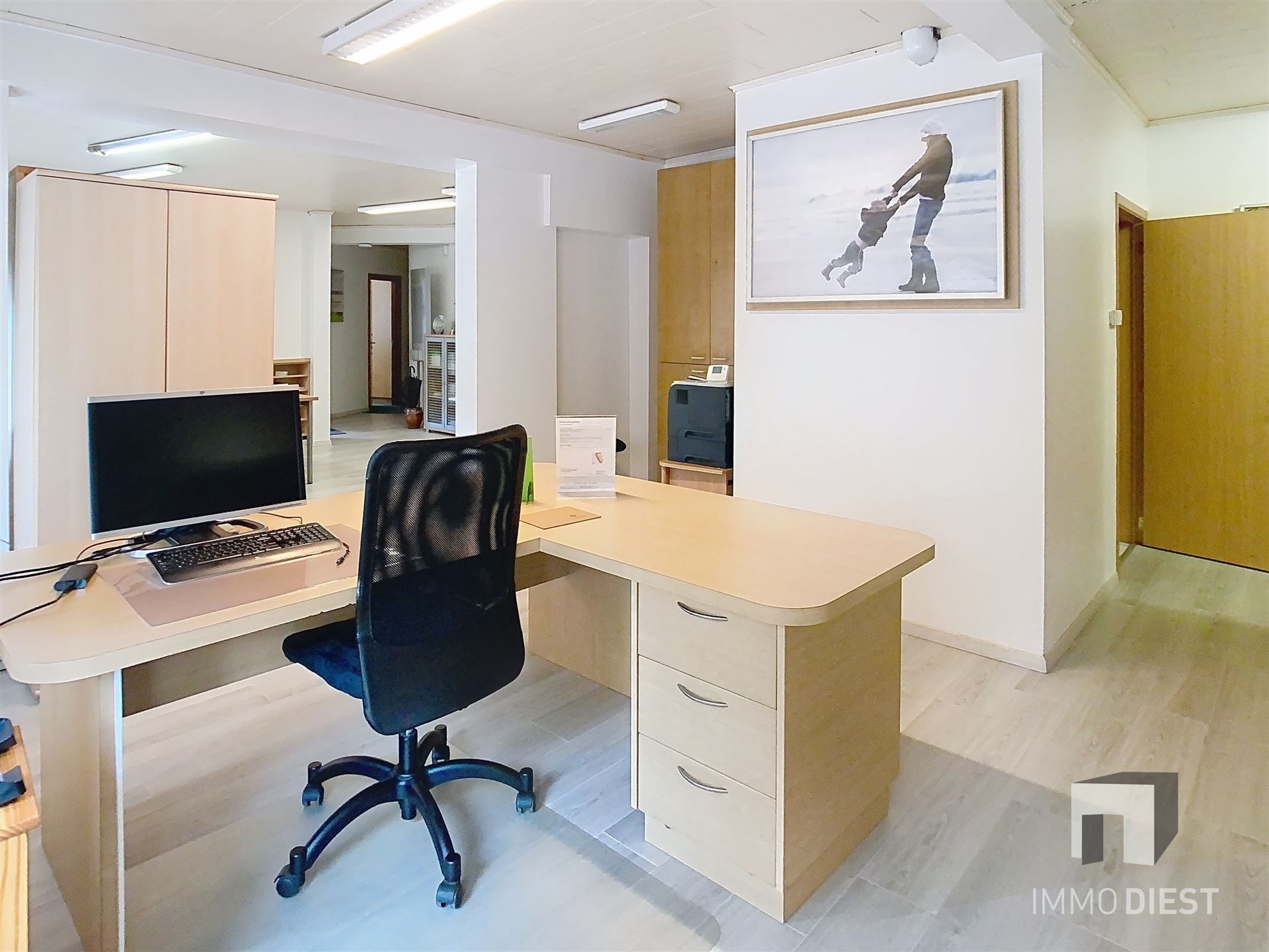 Gelijkvloers kantoorpand op strategische ligging  foto 21