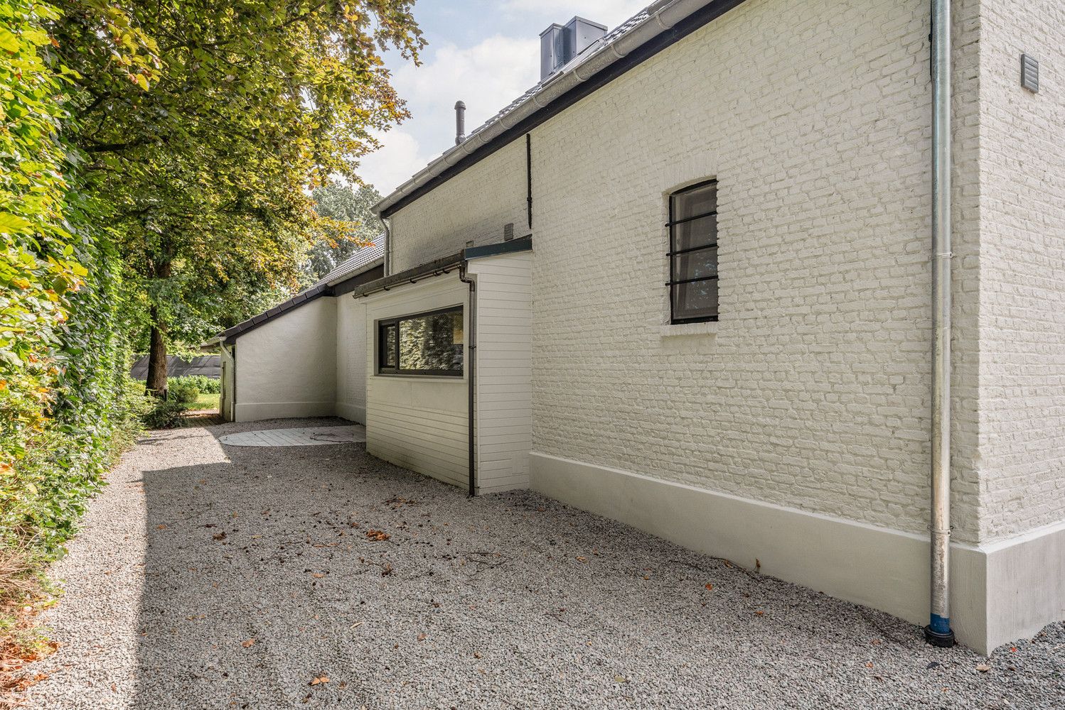 Gerenoveerde hoeve op 1313 m² met inrijlaan. foto 14