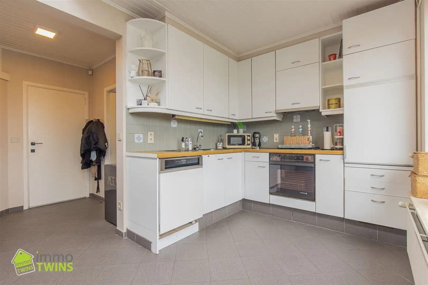 Op zoek naar een handelsruimte met garage te Lebbeke foto 11