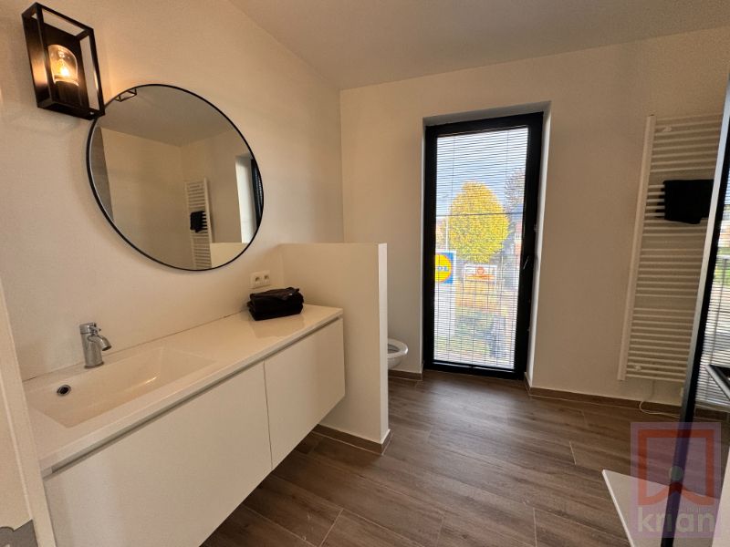 Recent luxeappartement (2021), 2 slpks, zonneterras, lift en carport – centrum Geel foto 11