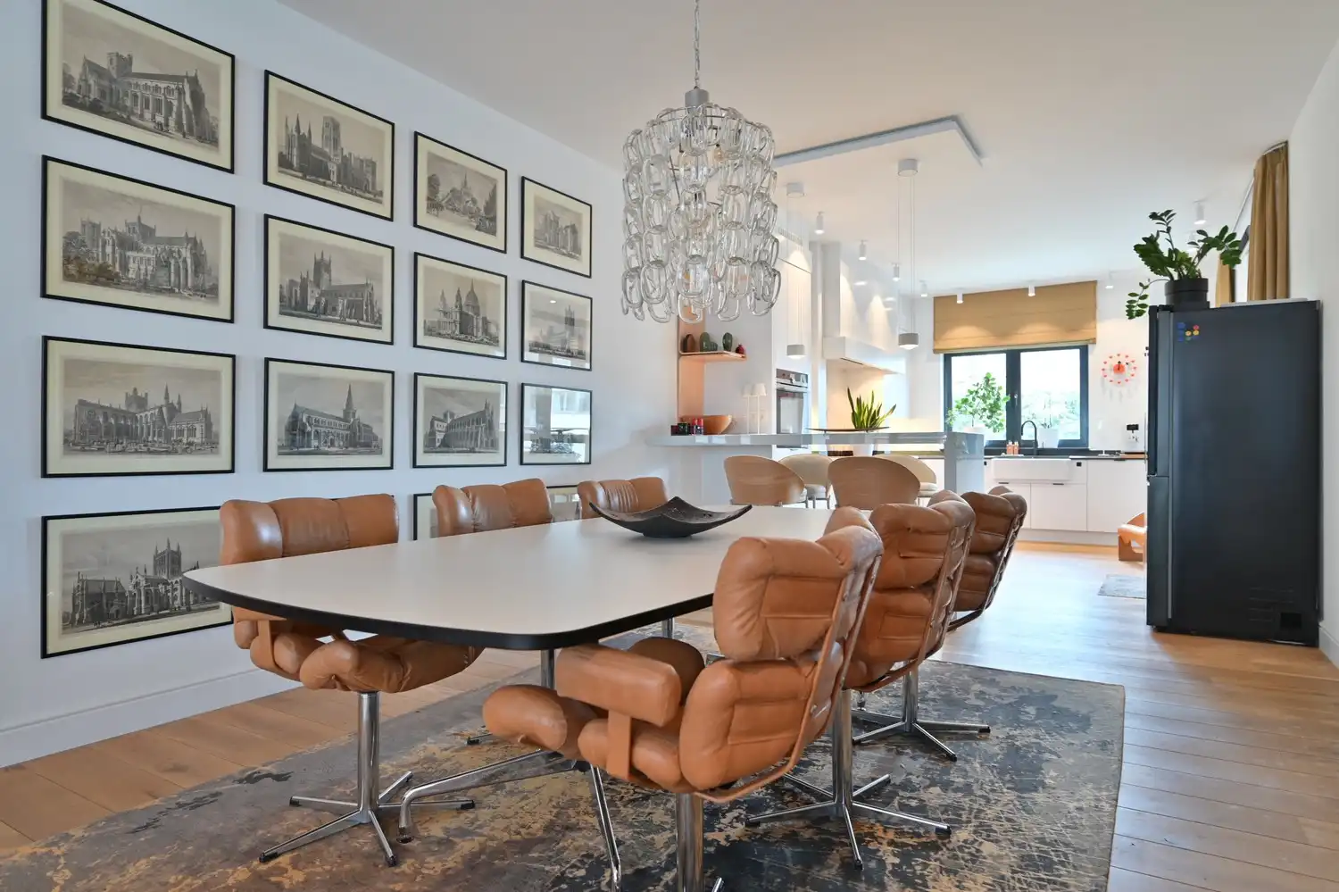 Luxe en comfortabel wonen (256 m2) op toplocatie in centrum Maaseik (EPC: A-label) foto 2