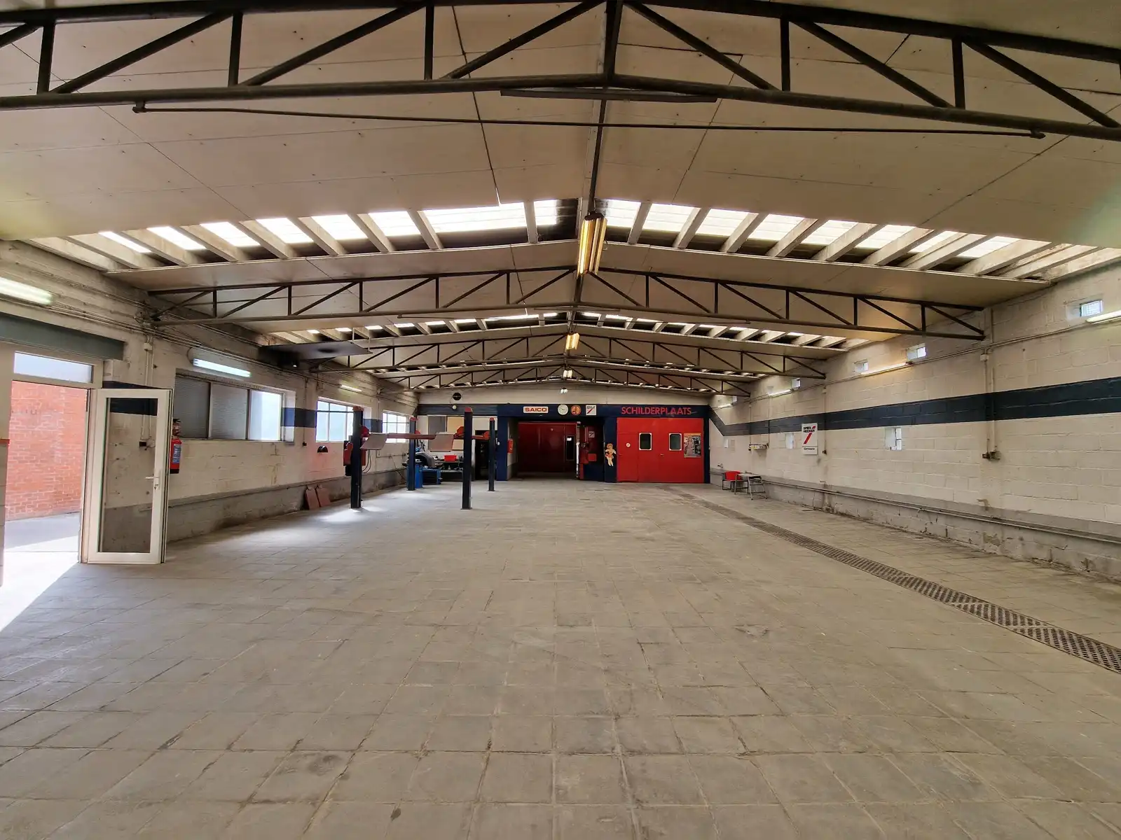 Polyvalente garage 600m² met appartement te Ransberg (Linter) foto 18