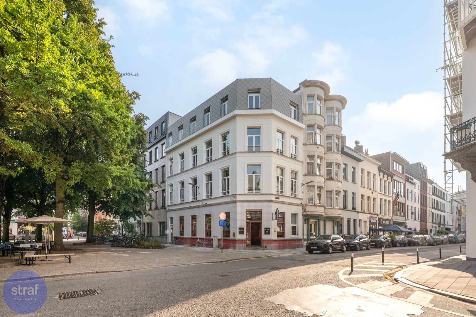 Gerenoveerd appartement met dakterras op de Sint-Andriesplaats. foto 19