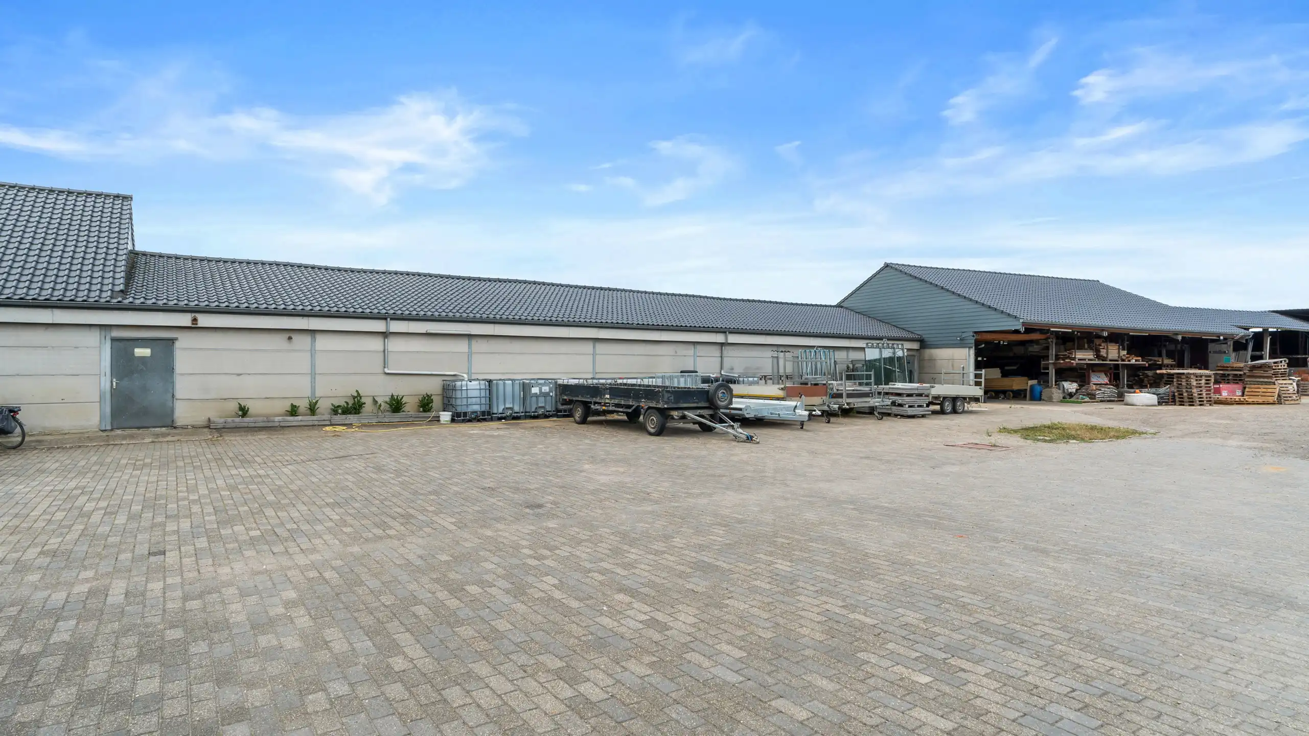 OUDSBERGEN - Zeer ruime landbouwwoning op 2,5ha met loodsen  foto 7
